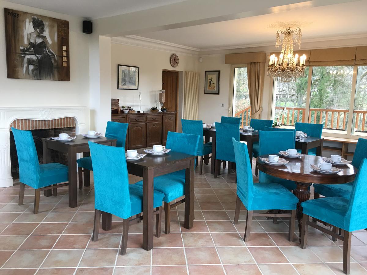 Au Charme Du Lac Espace Bien Etre Et Piscine Chauffe Proche Parc Et Restaurant Du Casino Форж-лез-О Екстер'єр фото
